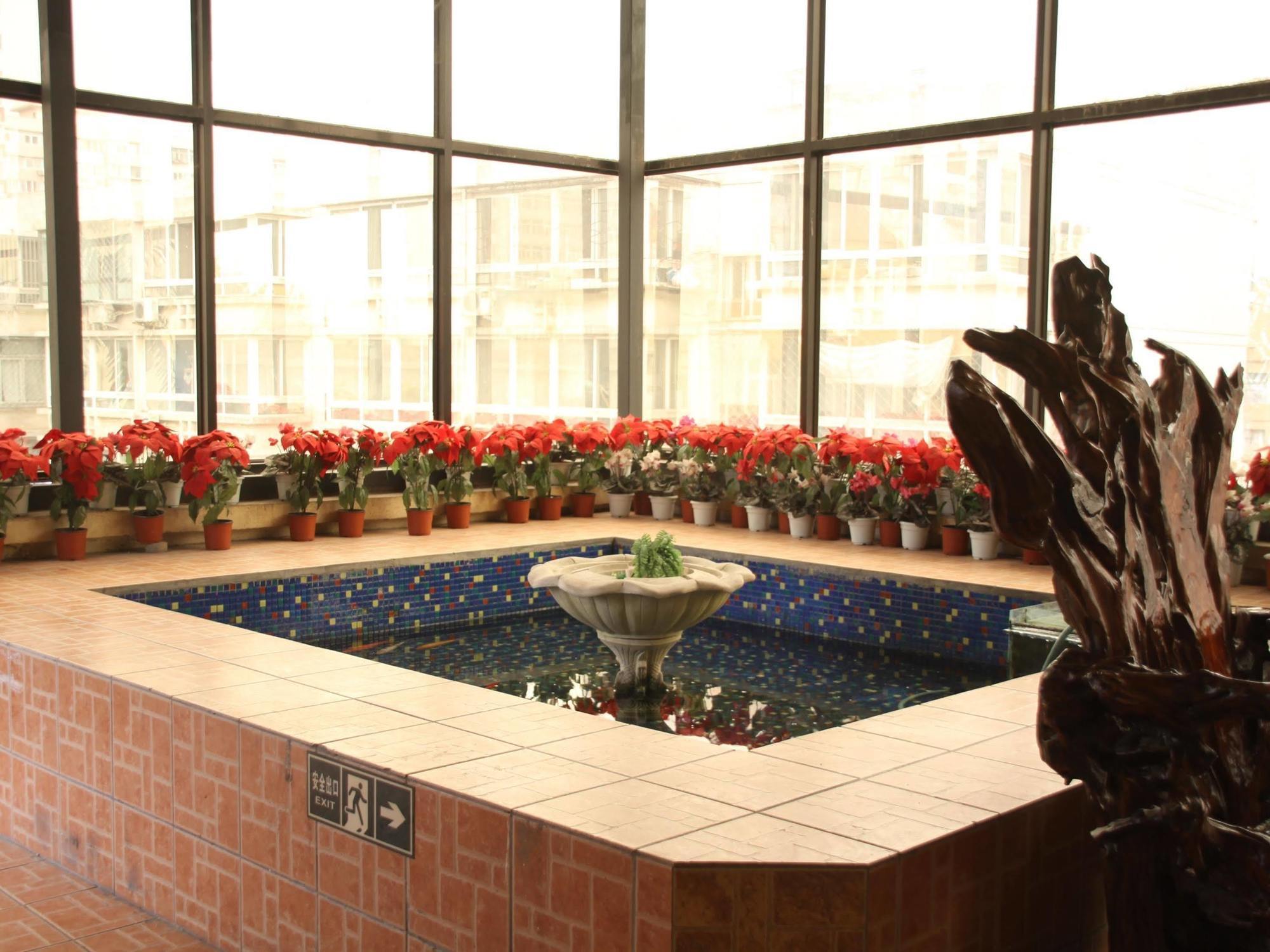 Super 8 Hotel Beijing Shijingshan Jiujiuyuan מראה חיצוני תמונה